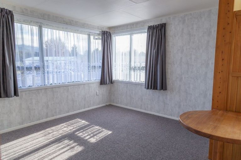 Photo of property in 17 Runuku Grove, Turangi, 3334