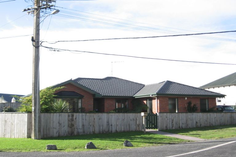 Photo of property in 20 Moa Road, Raumati Beach, Paraparaumu, 5032