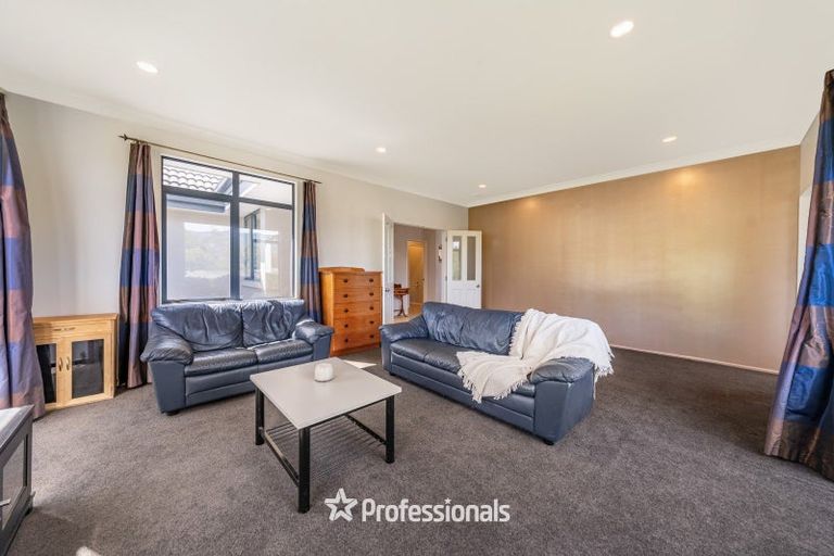 Photo of property in 8 Tuhua Lane, Brown Owl, Upper Hutt, 5018