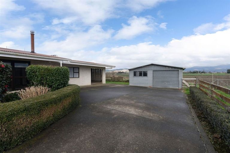 Photo of property in 246 Kawiu Road, Levin, 5510