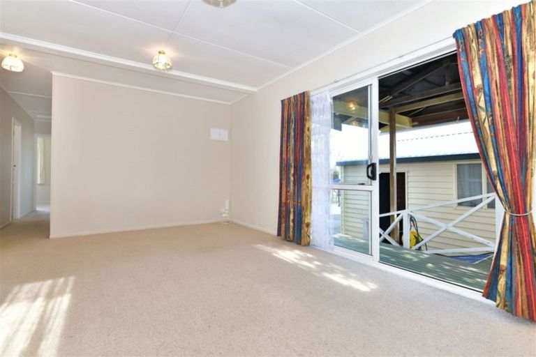 Photo of property in 128a Parkhurst Road, Parakai, 0830