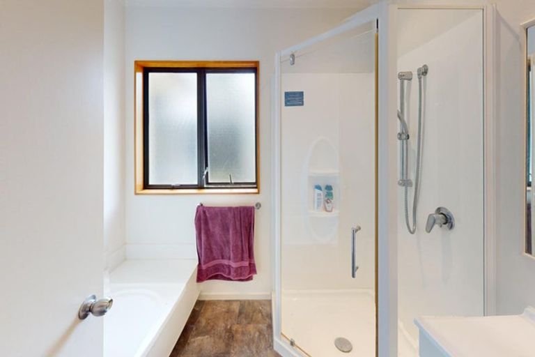 Photo of property in 5a Franklin Avenue, Hokowhitu, Palmerston North, 4410