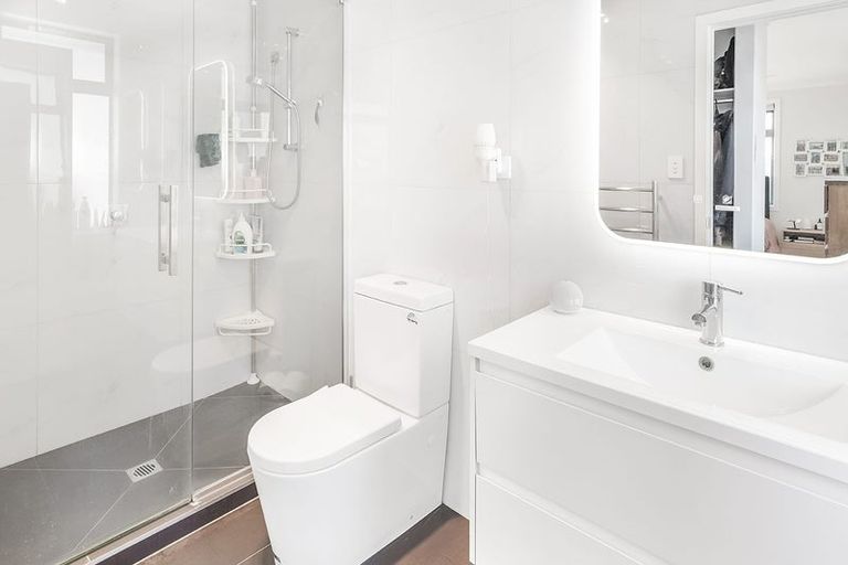 Photo of property in 8 Ekara Road, Flagstaff, Hamilton, 3210