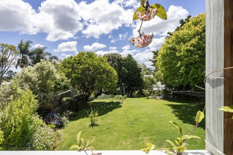 Photo of property in 27 Mason Street, New Lynn, Auckland, 0600