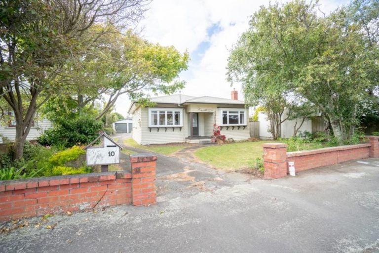 Photo of property in 10 Matamau Street, Palmerston North, 4414