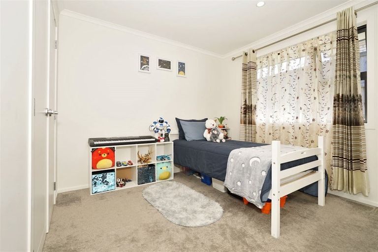 Photo of property in 2 Faber Place, Rototuna North, Hamilton, 3210