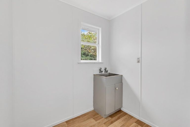 Photo of property in 182 Beach Haven Road, Beach Haven, Auckland, 0626