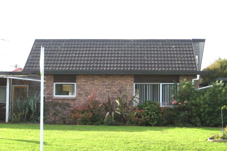 Photo of property in 1/30 Wharf Road, Te Atatu Peninsula, Auckland, 0610