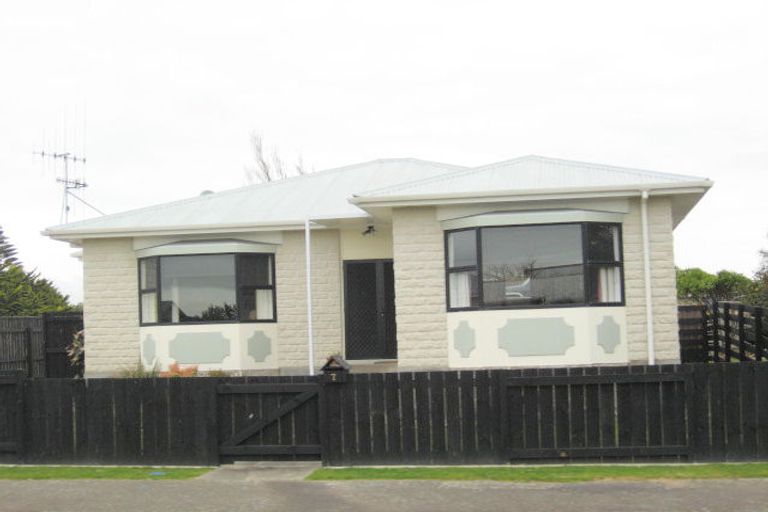 Photo of property in 7 Douglas Street, Levin, 5510