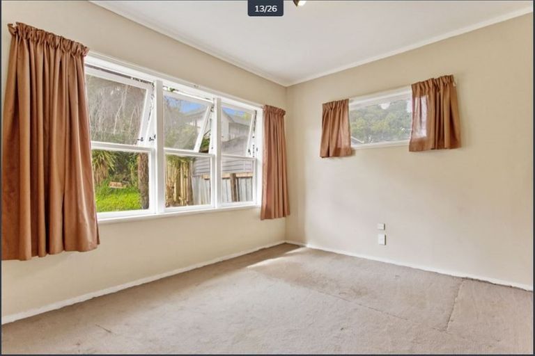 Photo of property in 13 Emirau Place, Glenfield, Auckland, 0629