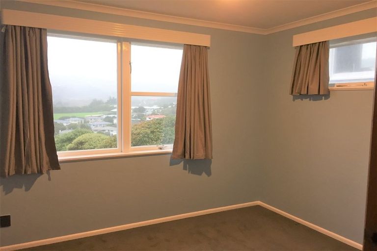 Photo of property in 38 Saint Johns Terrace, Tawa, Wellington, 5028