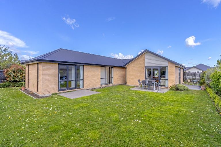 Photo of property in 30 Gosling Crescent, Halswell, Christchurch, 8025