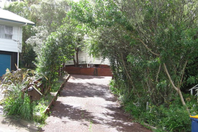 Photo of property in 8 Claret Place, Henderson, Auckland, 0612