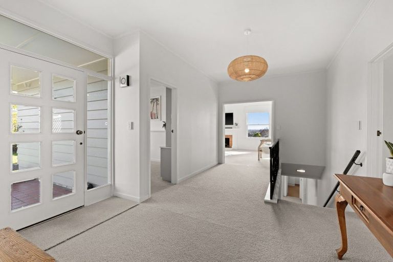 Photo of property in 21 Busby Hill, Havelock North, 4130