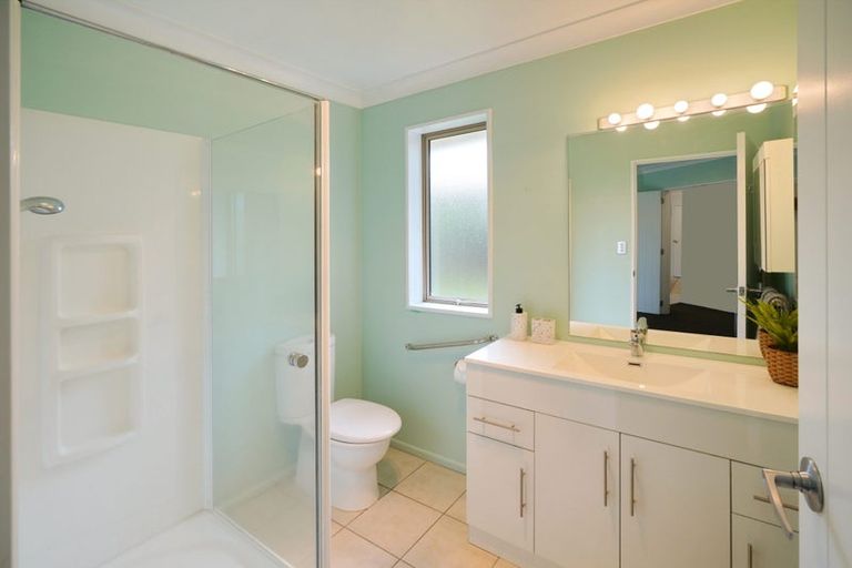 Photo of property in 8 Parkinson Place, Woodend, 7610