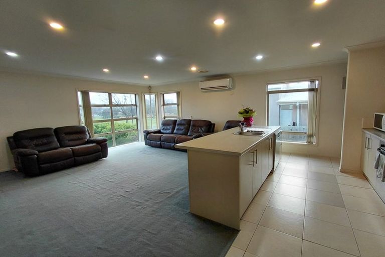 Photo of property in 10 Titirangi Crescent, Parklands, Christchurch, 8083