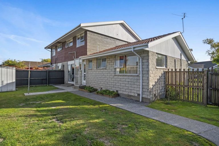 Photo of property in 2/8 Applewood Place, Casebrook, Christchurch, 8051