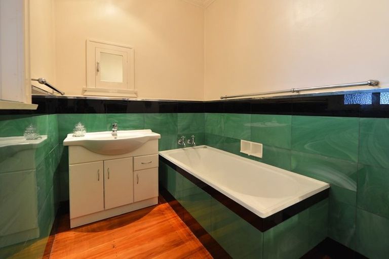 Photo of property in 10 Dinniss Avenue, Regent, Whangarei, 0112