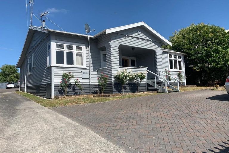 Photo of property in 8 Manning Street, Hamilton Central, Hamilton, 3204