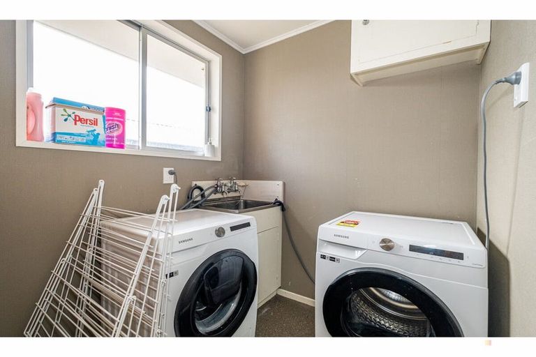 Photo of property in 24 Paul Street, Waimate, 7924