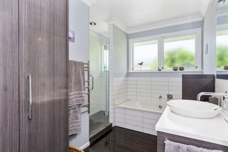 Photo of property in 437 Otumoetai Road, Otumoetai, Tauranga, 3110