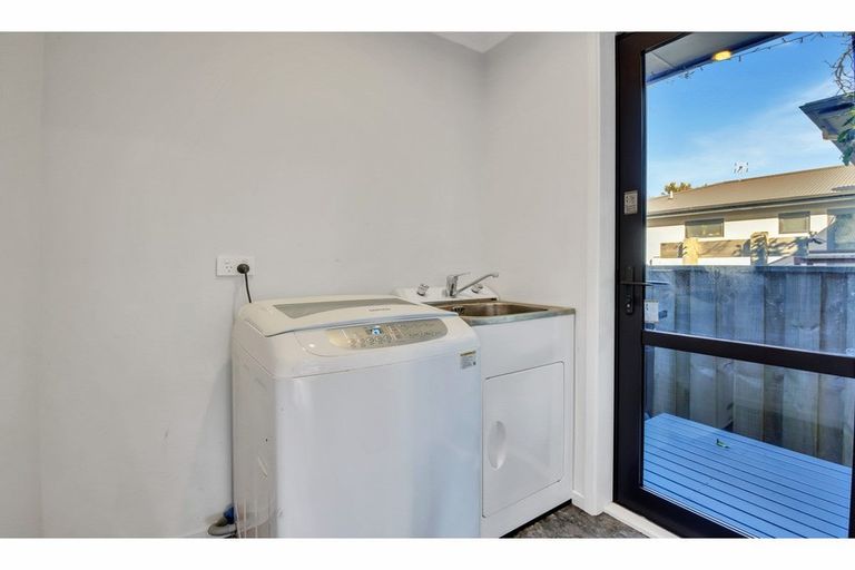 Photo of property in 12 Binstead Place, Avondale, Christchurch, 8061