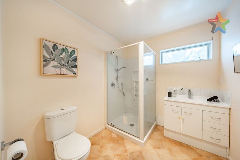 Photo of property in 29 Oakleigh Street, Maungaraki, Lower Hutt, 5010