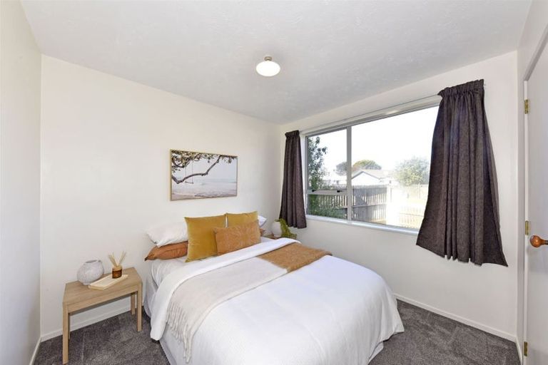 Photo of property in 72 Orrick Crescent, Avondale, Christchurch, 8061