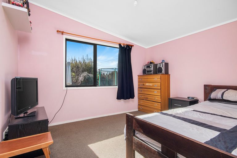 Photo of property in 106 Queen Street, Waiuku, 2123