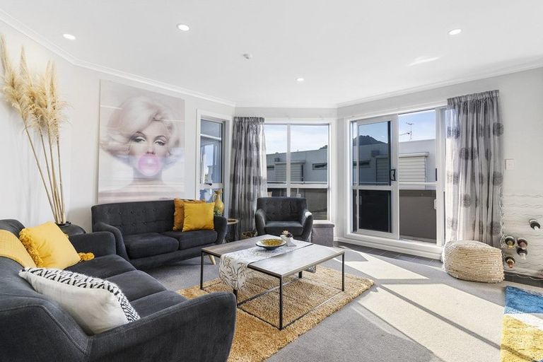 Photo of property in Salisbury Crown, 10/7 Salisbury Avenue, Mount Maunganui, 3116