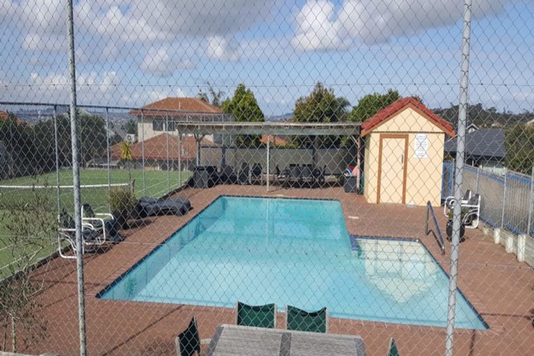 Photo of property in 10/2-22a Balmain Road, Chatswood, Auckland, 0626