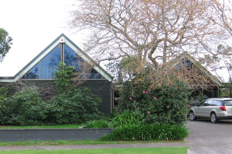 Photo of property in 9 Truscott Grove, Awapuni, Palmerston North, 4412