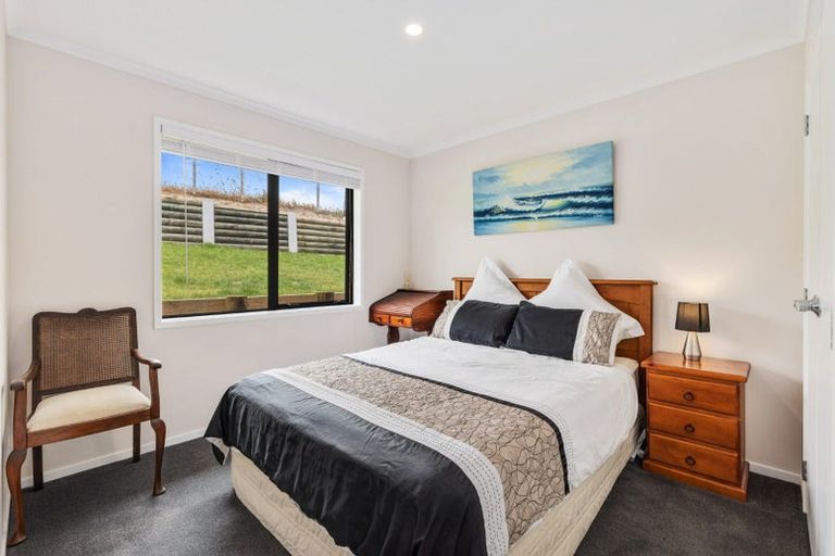 Photo of property in 12 Jeroboam Loop, Kumeu, 0810