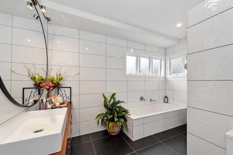 Photo of property in 24 Charles Crescent, Beerescourt, Hamilton, 3200