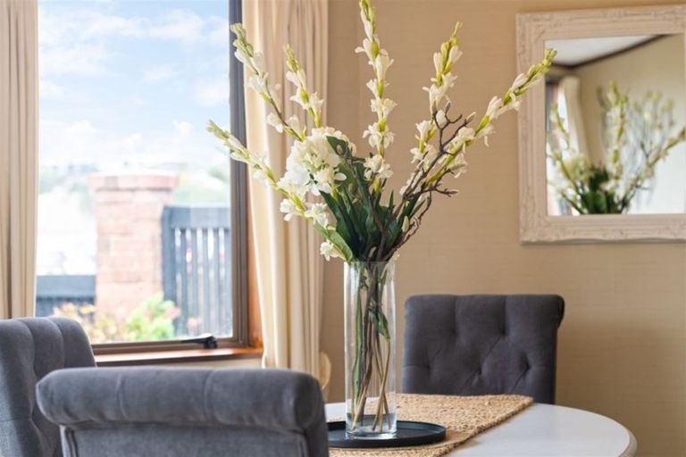 Photo of property in 1/28 Manly Esplanade, Browns Bay, Auckland, 0630