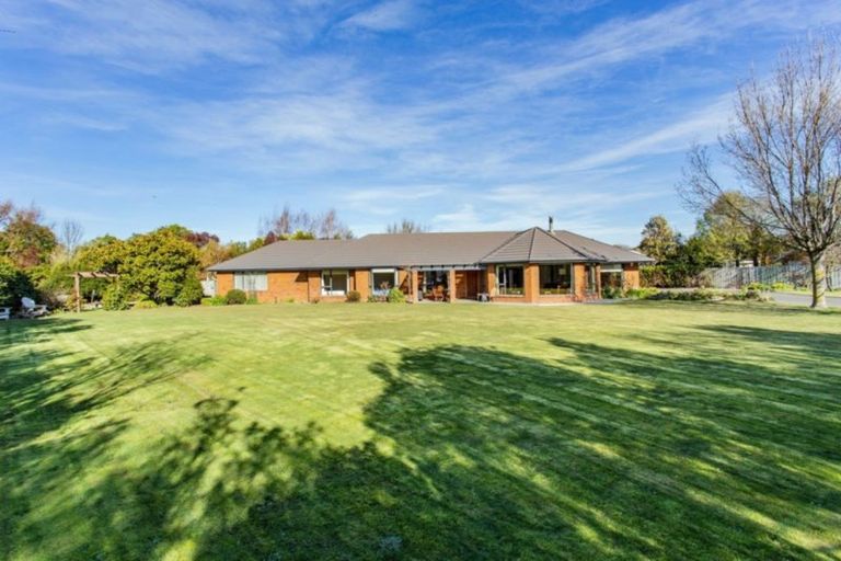 Photo of property in 4 Cedar Place, Amberley, 7410