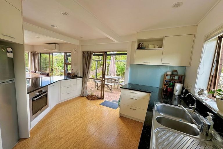 Photo of property in 74 Cheriton Road, Mellons Bay, Auckland, 2014