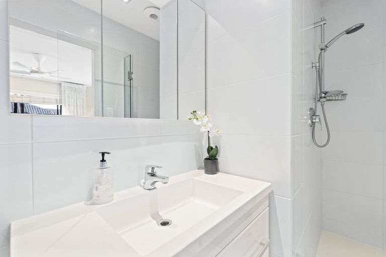 Photo of property in 28a Edward Avenue, Orewa, 0931