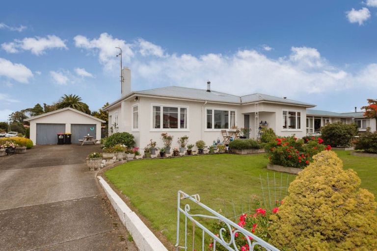 Photo of property in 68 Miller Street, Dannevirke, 4930