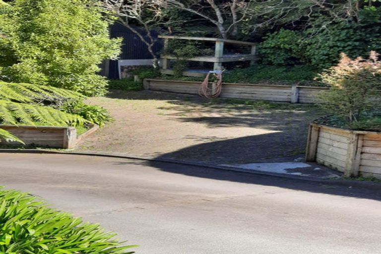 Photo of property in 21 Thatcher Crescent, Crofton Downs, Wellington, 6035