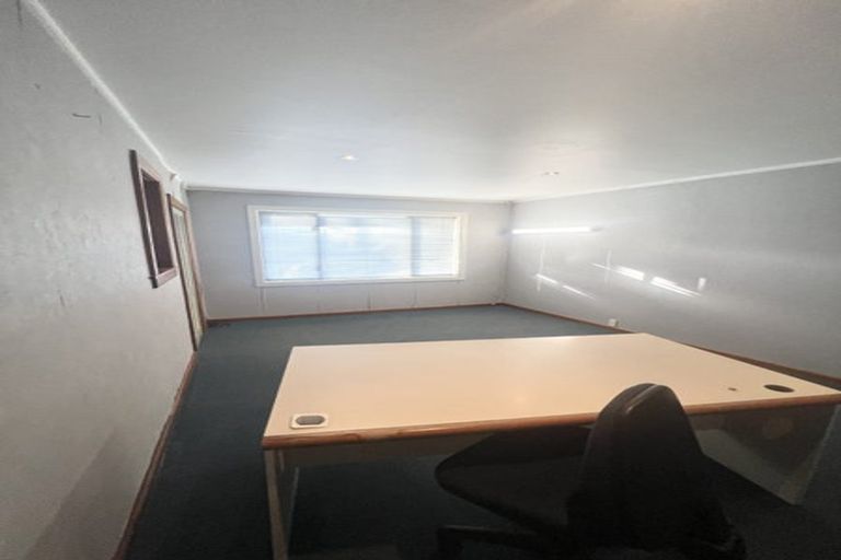 Photo of property in 307 Riccarton Road, Upper Riccarton, Christchurch, 8041