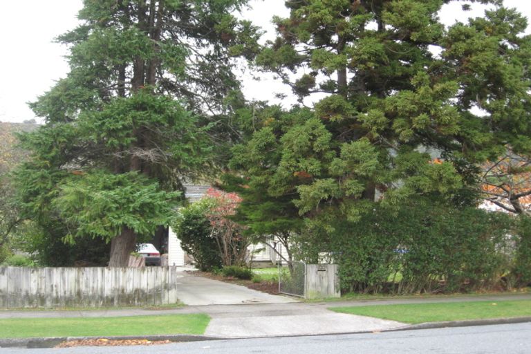 Photo of property in 53 Glen Road, Stokes Valley, Lower Hutt, 5019