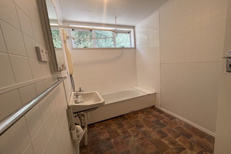 Photo of property in 115-117 Shakespeare Road, Bluff Hill, Napier, 4110