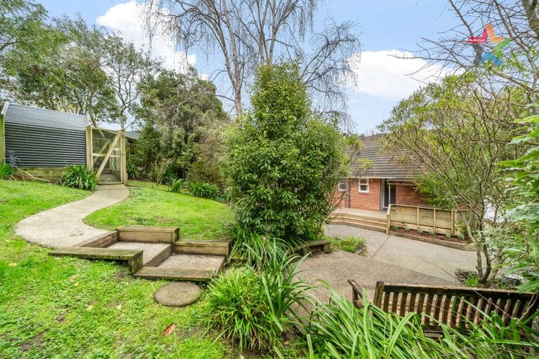 Photo of property in 81 Horoeka Street, Stokes Valley, Lower Hutt, 5019