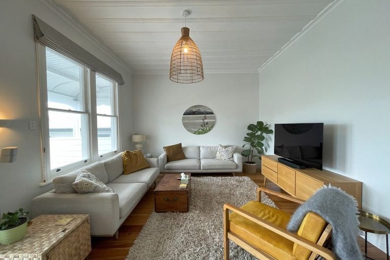 Photo of property in 11 Colenso Avenue, Hospital Hill, Napier, 4110