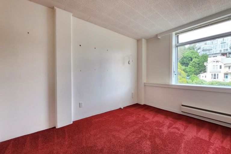 Photo of property in Jerningham Apartments, 20 Oriental Terrace, Oriental Bay, Wellington, 6011