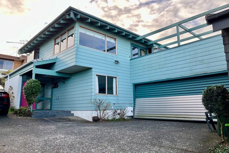 Photo of property in 2/39 Parr Terrace, Castor Bay, Auckland, 0620