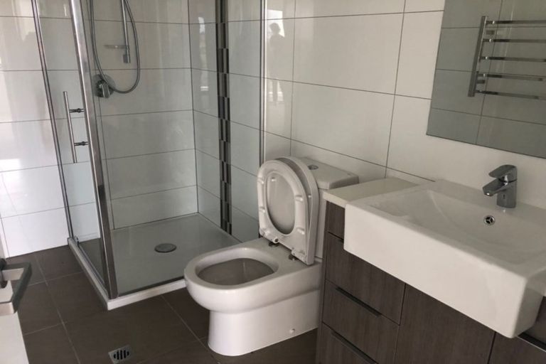 Photo of property in Apollo Apartments, 201/46 Rosedale Road, Rosedale, Auckland, 0632