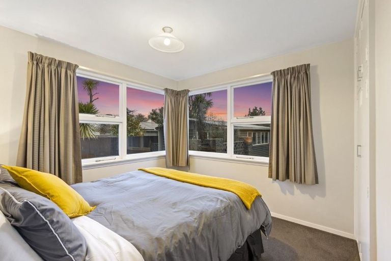 Photo of property in 15 Inca Place, Redwood, Christchurch, 8051