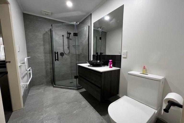 Photo of property in 45 Condor Place, Unsworth Heights, Auckland, 0632
